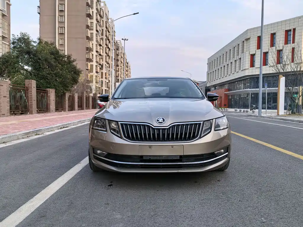 Skoda Octavia 2017 — фото 2