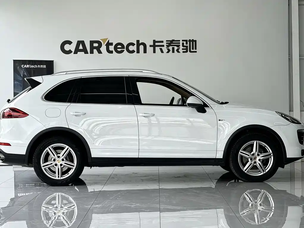 Porsche Cayenne 2015 — фото 4