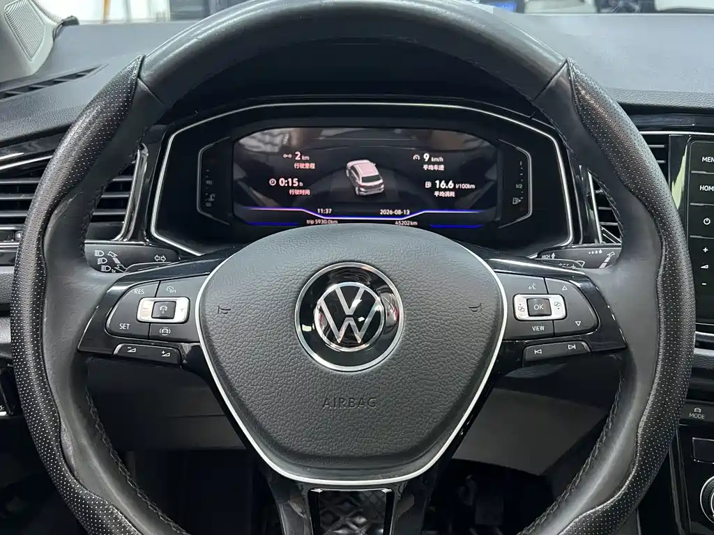 Volkswagen T-Roc 2022 — фото 12