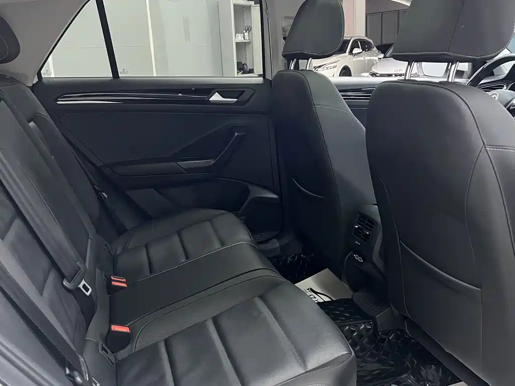 Volkswagen T-Roc 2022 — фото 19