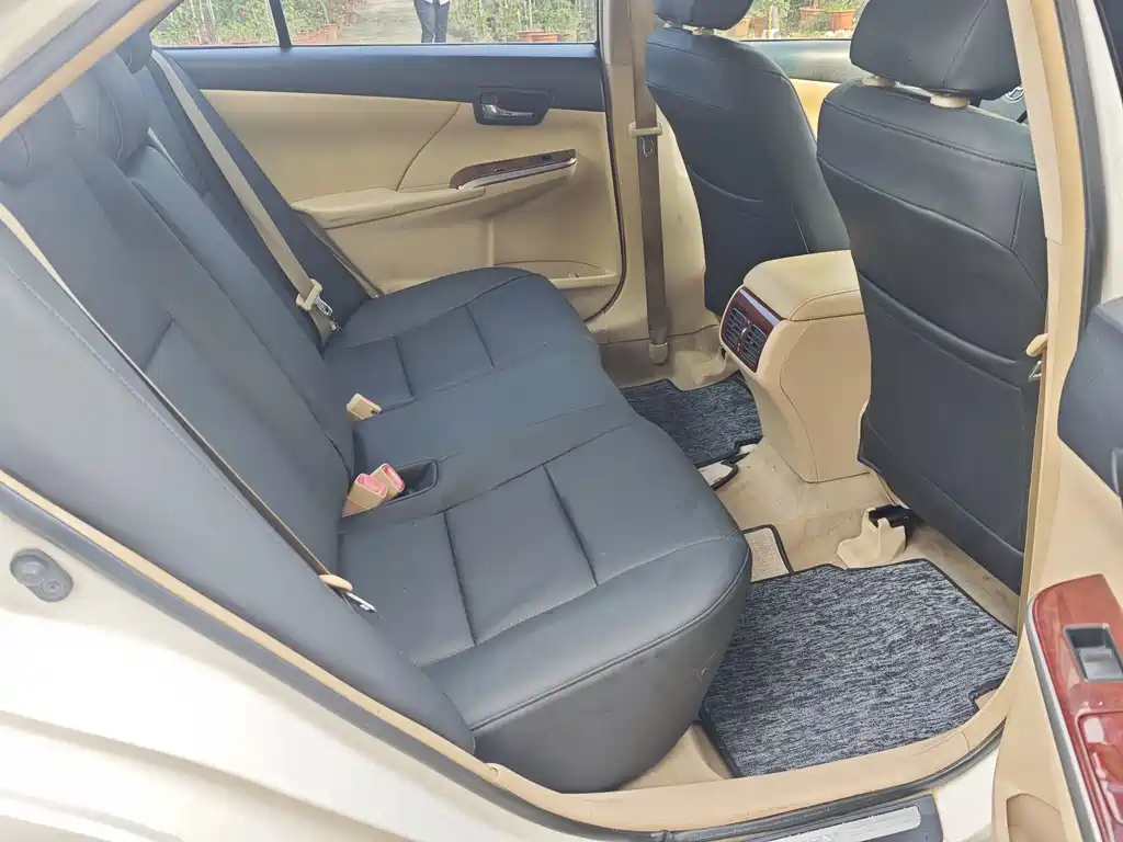 Toyota Camry 2013 — фото 11