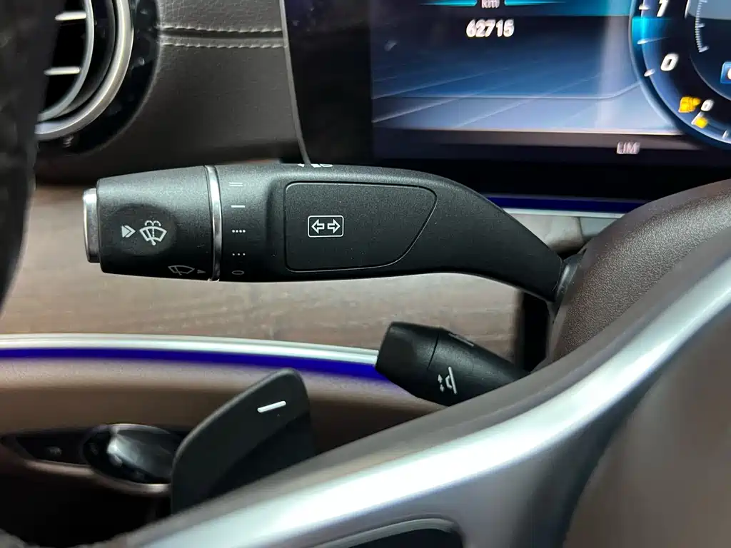 Mercedes-Benz E-Class 2020 — фото 25