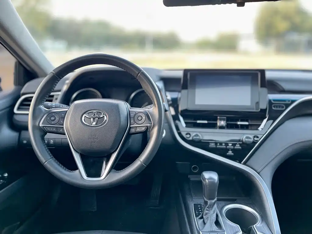 Toyota Camry 2021 — фото 13