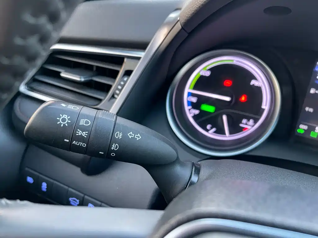 Toyota Camry 2021 — фото 20