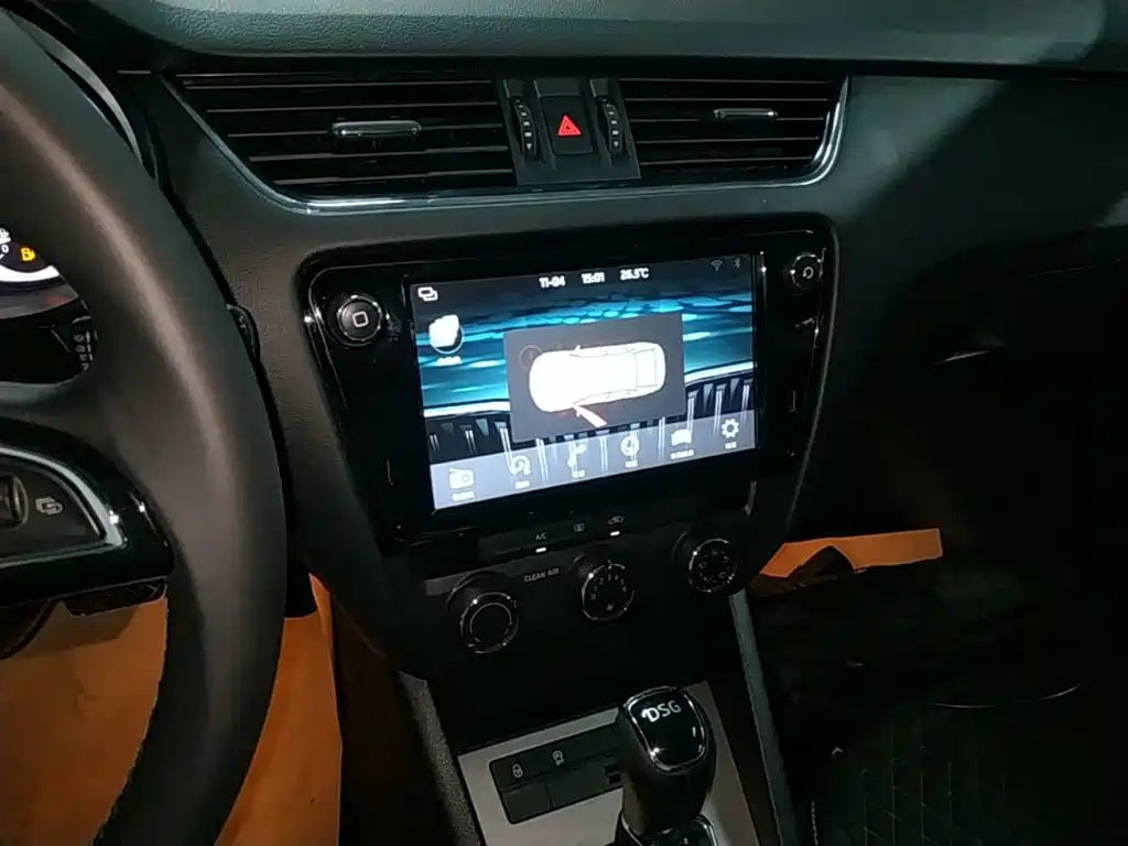 Skoda Octavia 2018 — фото 13