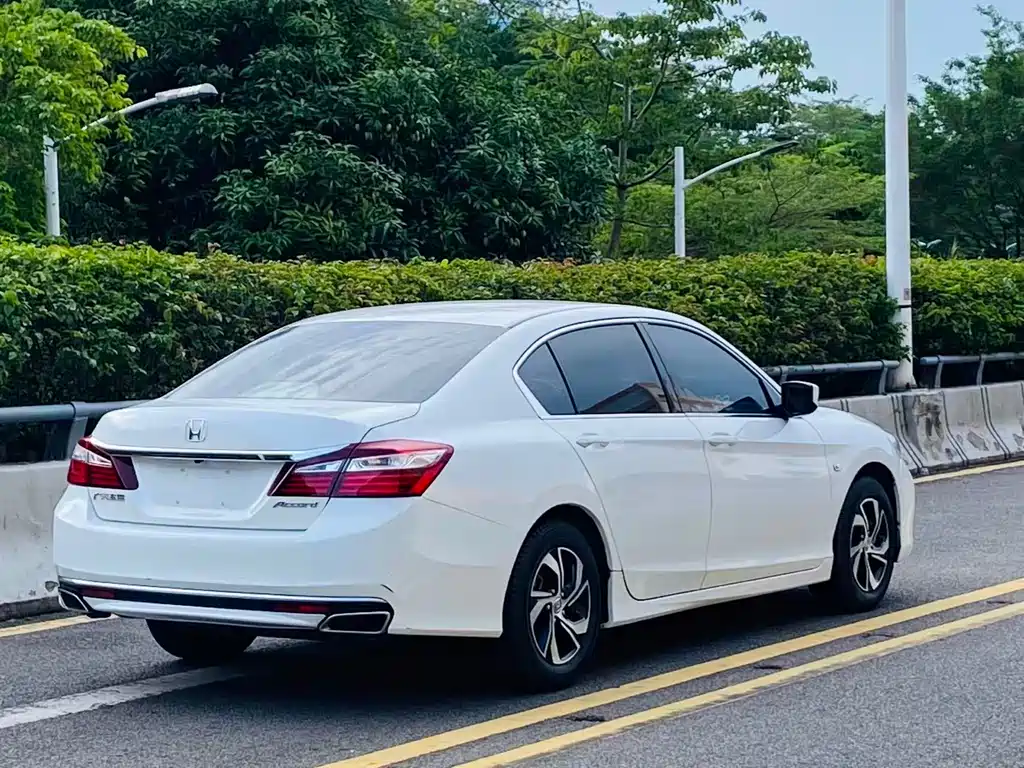 Honda Accord 2016 — фото 4