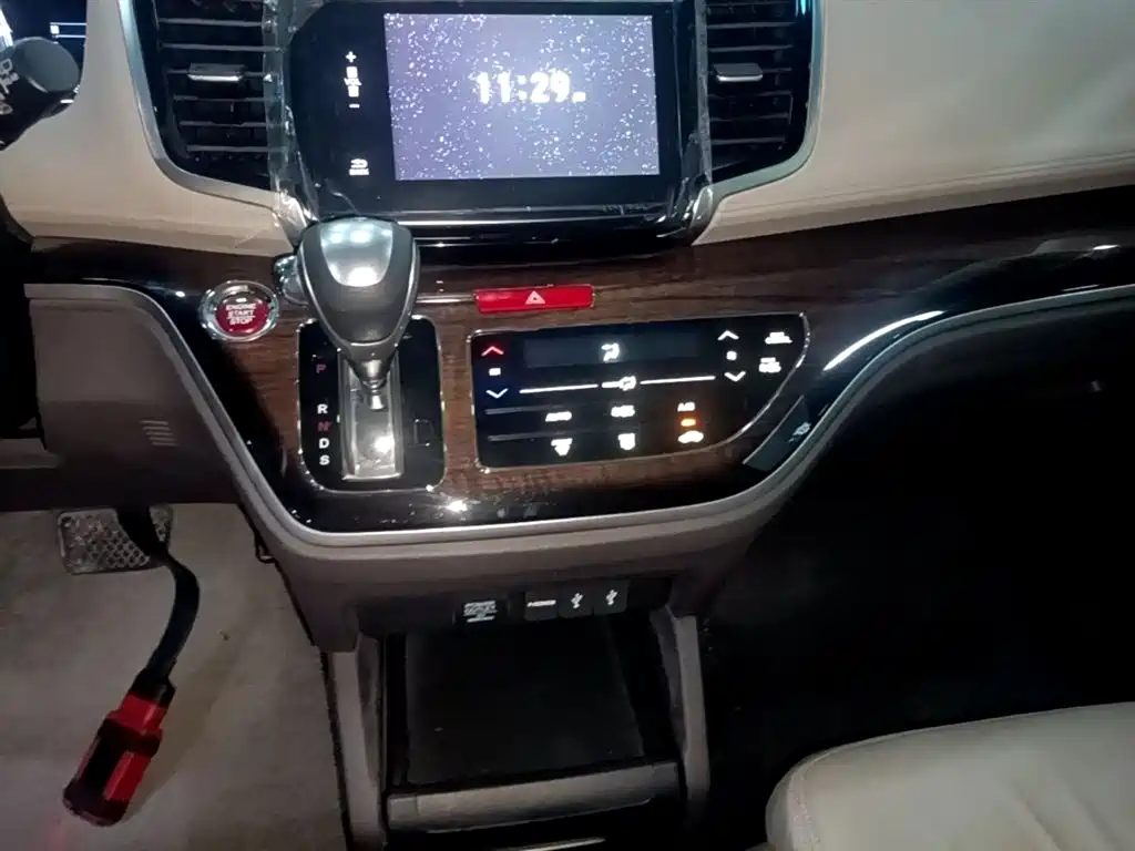 Honda Odyssey 2017 — фото 14