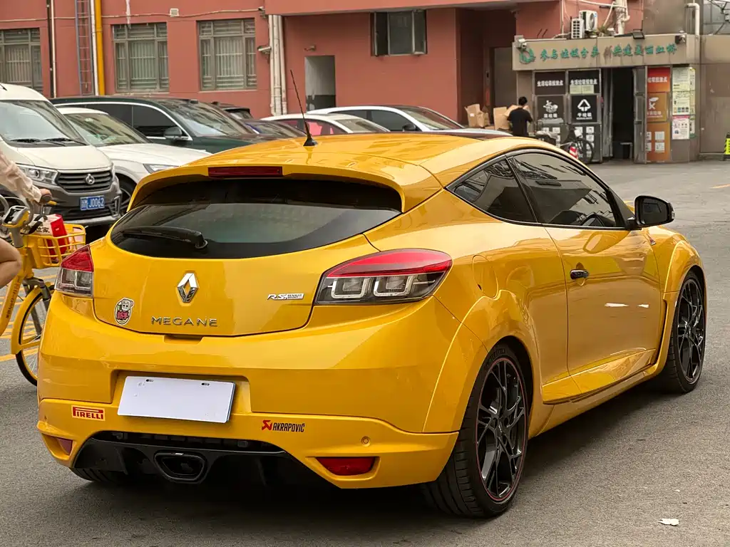 Renault Megane 2018 — фото 6