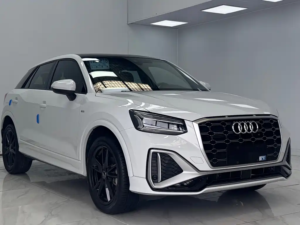 Audi Q2L 2021