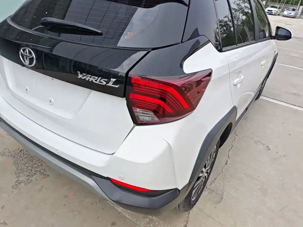 Toyota Yaris L 2020 — фото 8