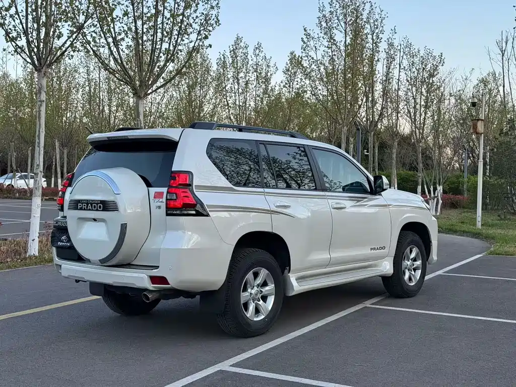 Toyota Prado 2015 — фото 9