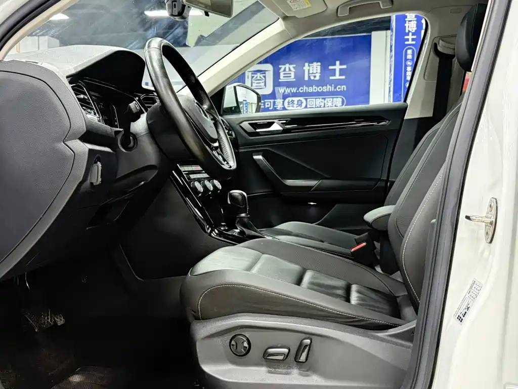 Volkswagen T-Roc 2022 — фото 14