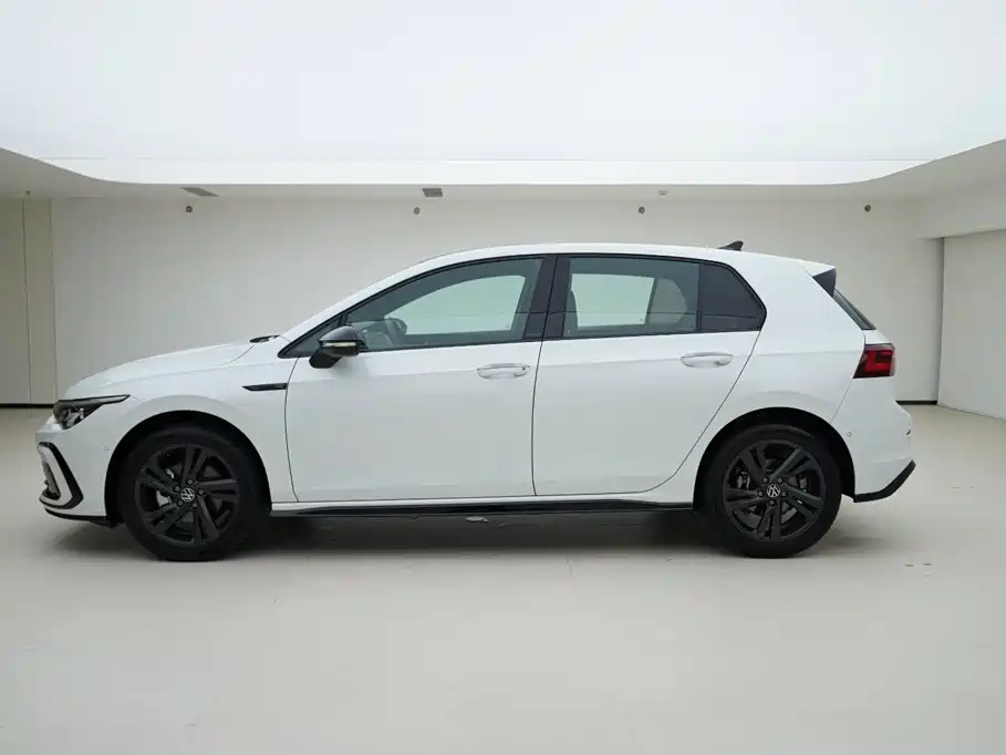 Volkswagen Golf 2024