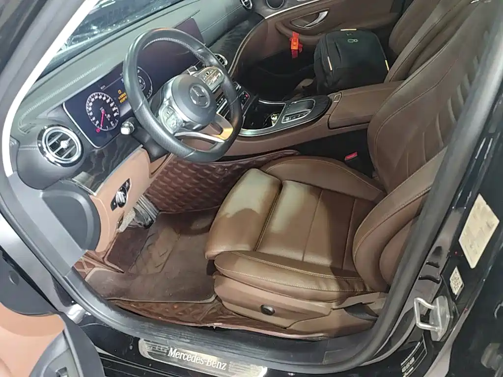 Mercedes-Benz E-Class 2019 — фото 15