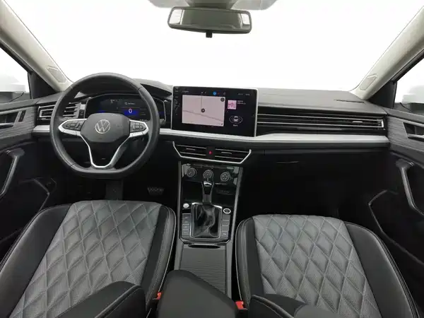 Volkswagen Sagitar 2024