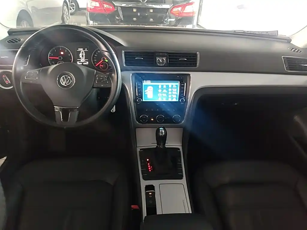 Volkswagen Passat 2016 — фото 10