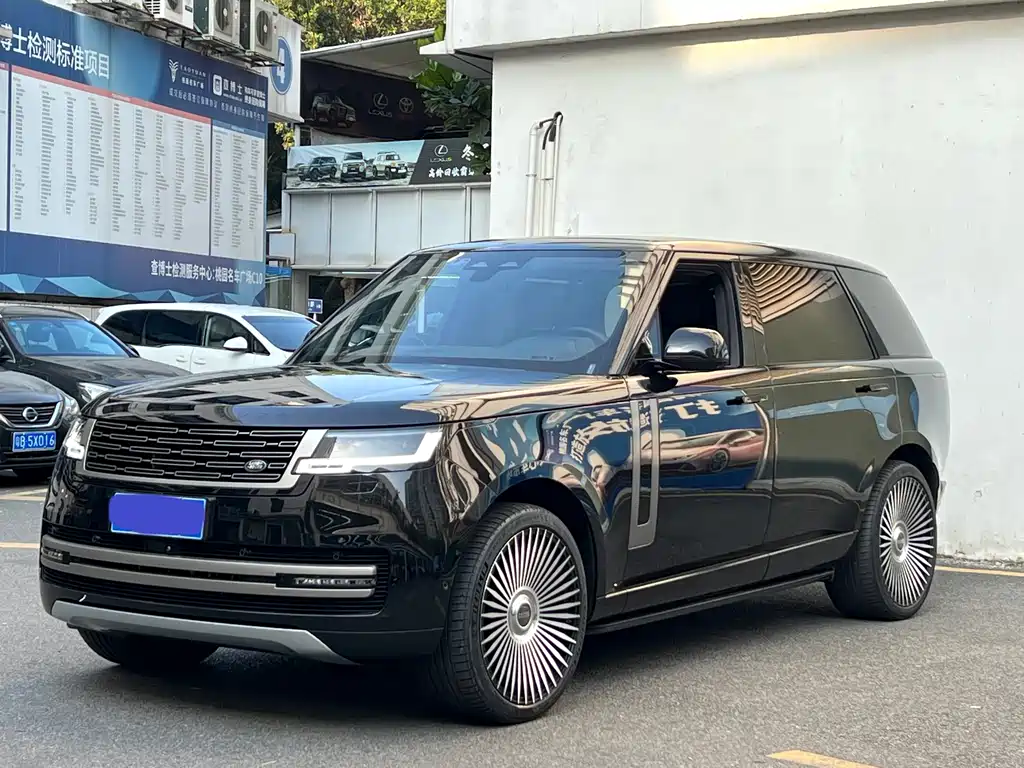 Land Rover Range Rover 2023 — фото 10