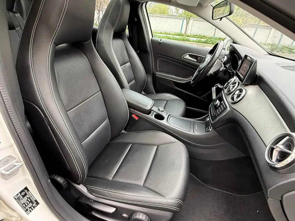 Mercedes-Benz GLA 2015 — фото 10