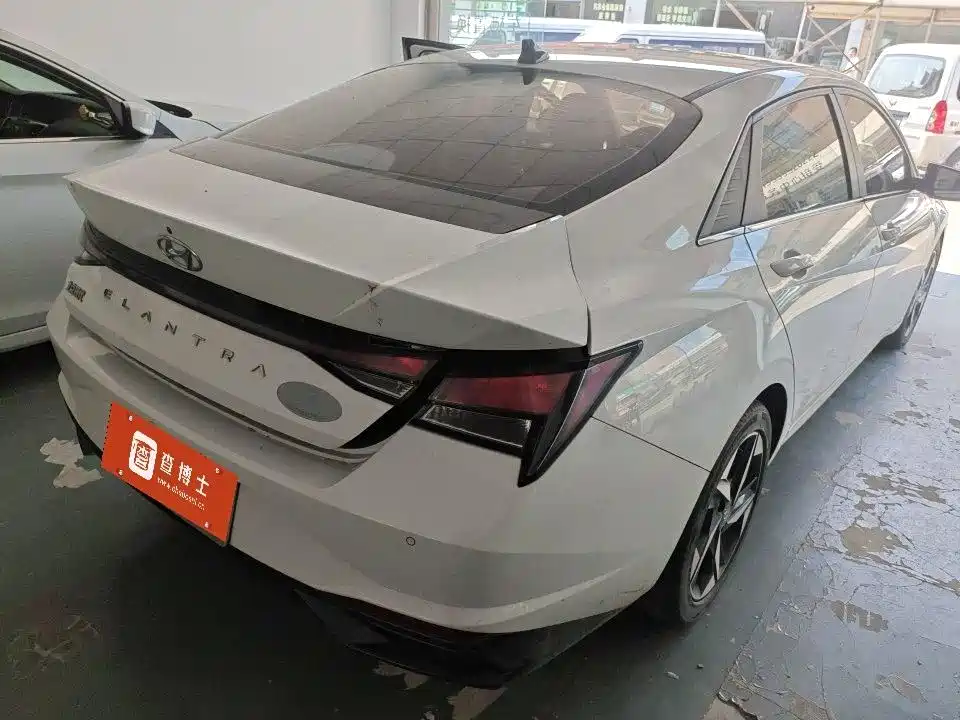 Hyundai Elantra 2022