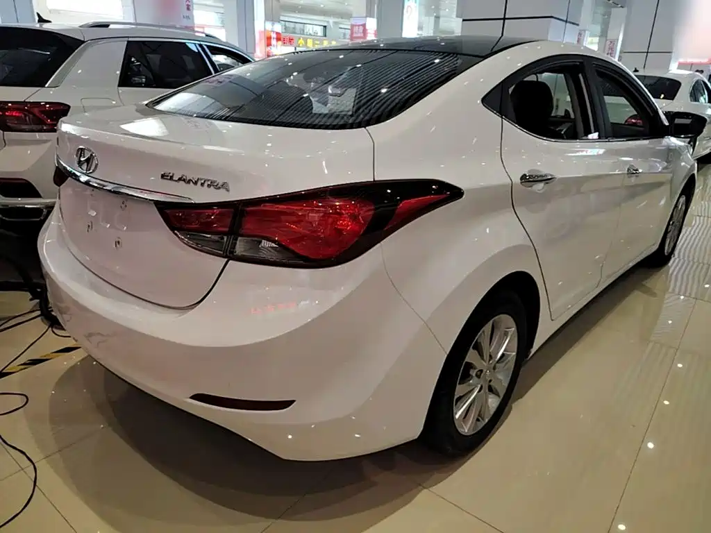Hyundai Elantra Langdong 2017 — фото 7
