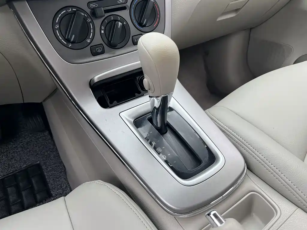Nissan Sylphy 2012 — фото 17