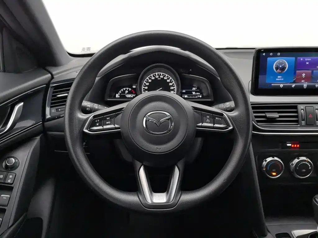 Mazda CX-4 2022 — фото 11