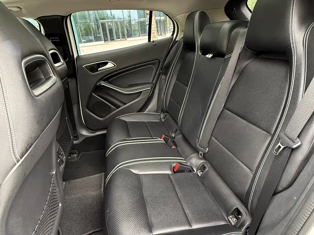 Mercedes-Benz GLA 2015