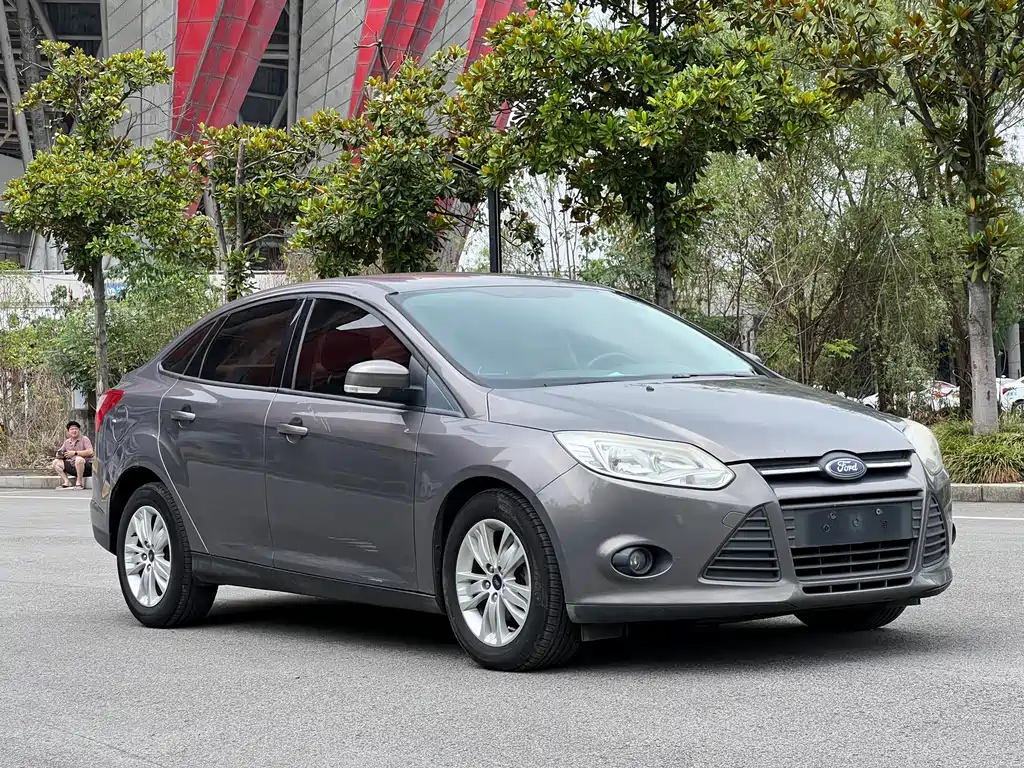 Ford Focus 2014 — фото 2