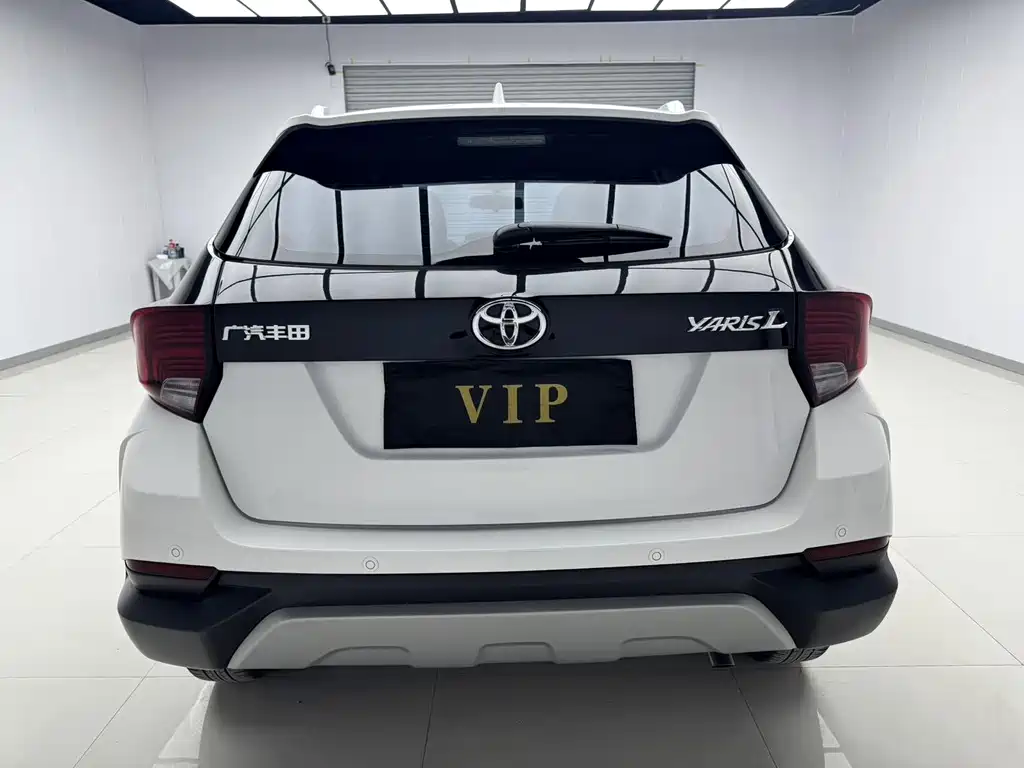 Toyota Yaris L 2022