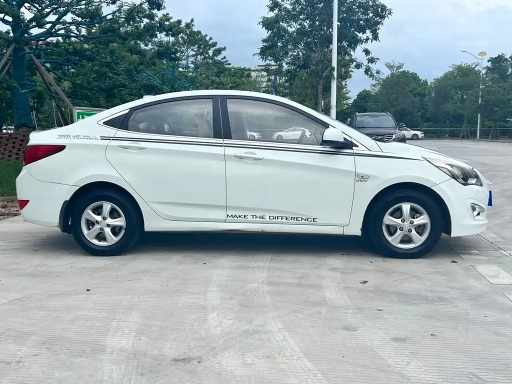 Hyundai Verna 2016 — фото 4
