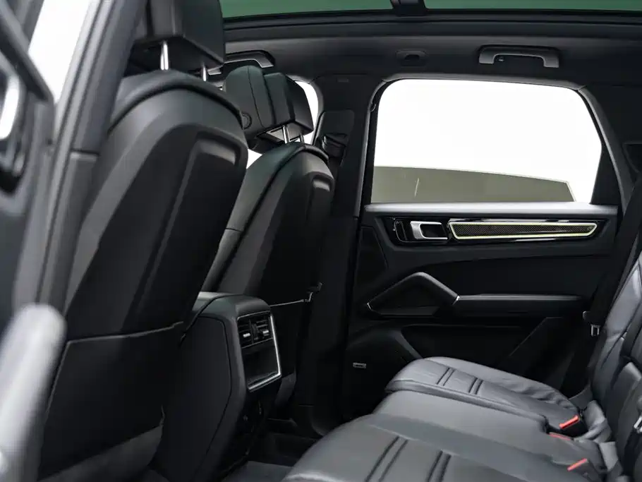 Porsche Cayenne 2018 — фото 10