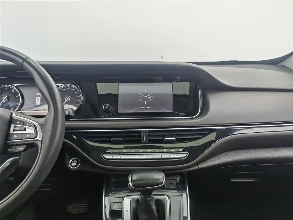 GAC Motor Trumpchi M6 2019 — фото 12