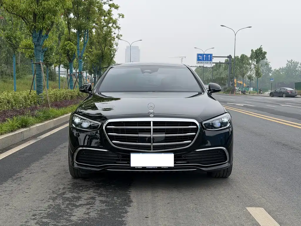 Mercedes-Benz S-Class 2023