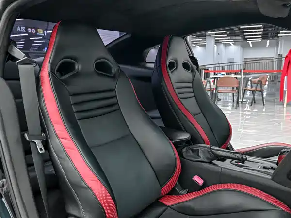 Nissan GT-R 2012