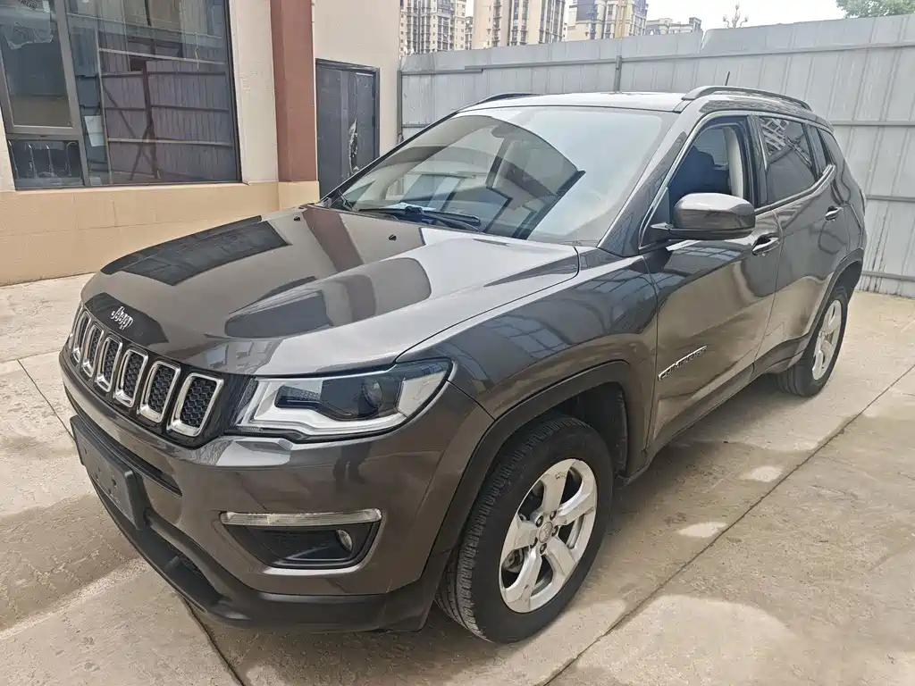 Jeep Compass 2018 — фото 1