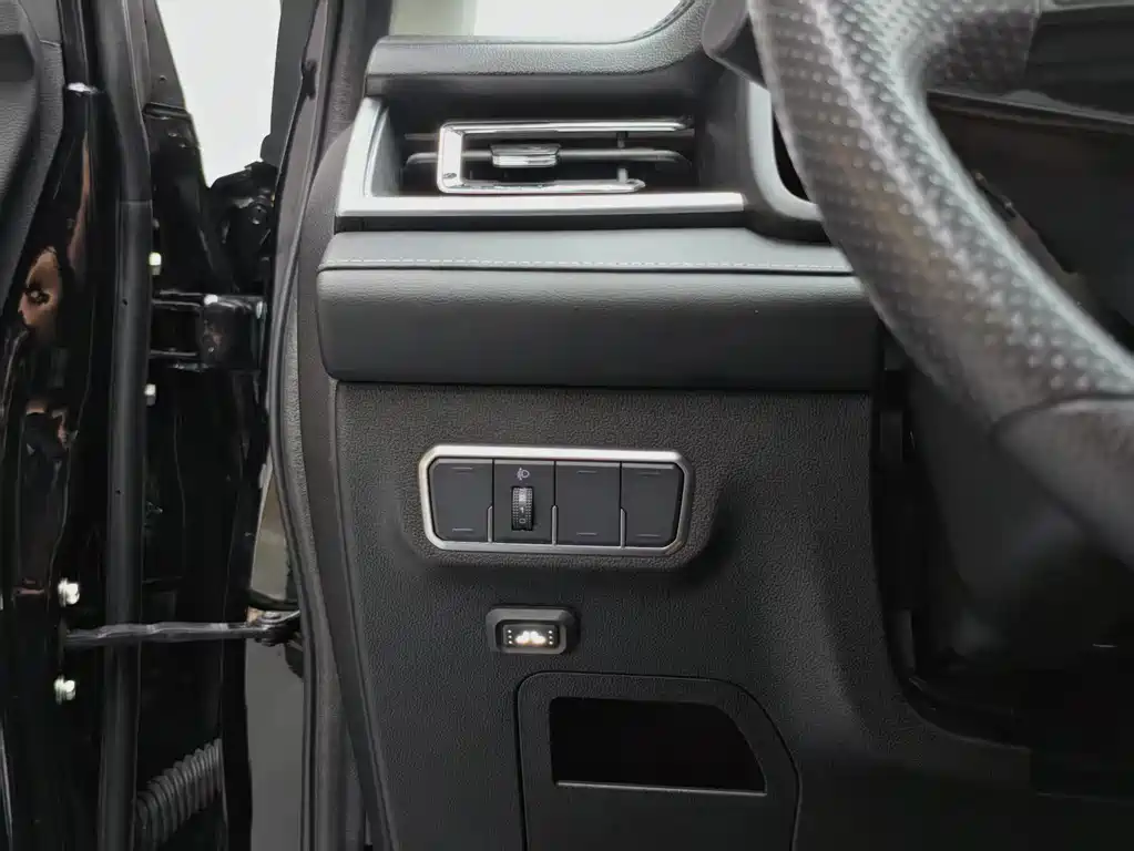 Haval M6 2022 — фото 19