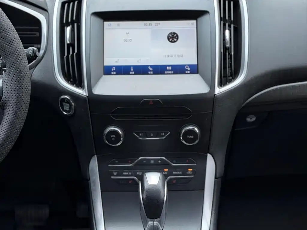 Ford Edge 2016 — фото 10