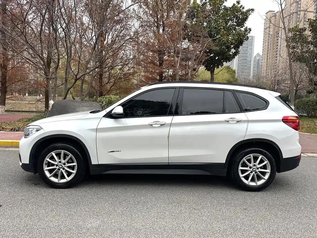 BMW X1 2016 — фото 12