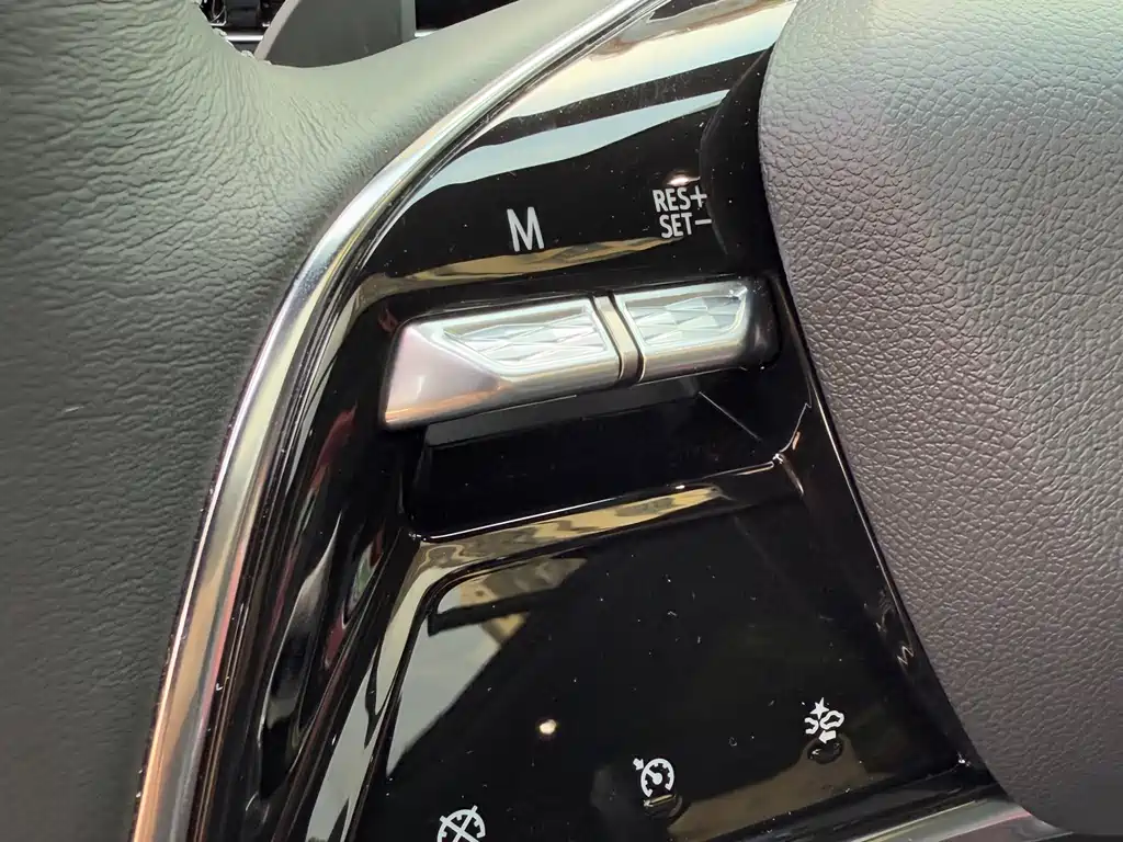 Cadillac XT5 2025 — фото 17