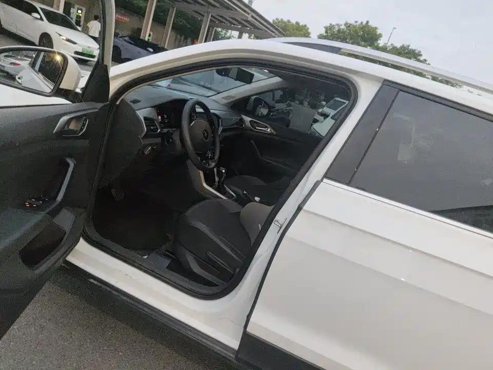 Volkswagen T-Cross 2023