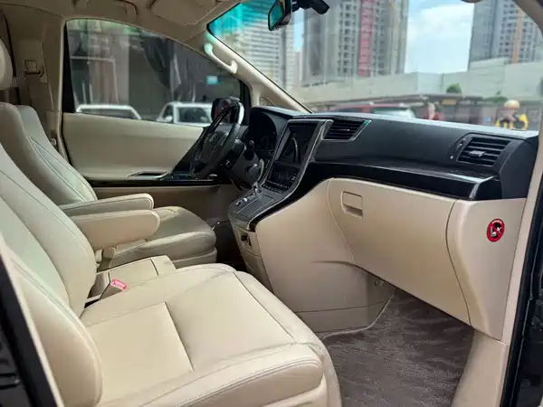 Toyota Alphard 2012