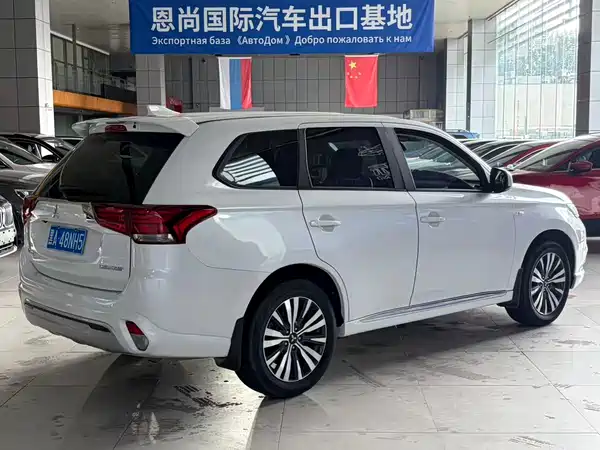 Mitsubishi Outlander 2022