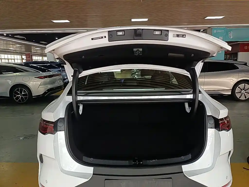 BYD Qin L 2025 — фото 19