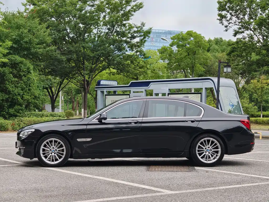 BMW 7 Series 2015 — фото 8