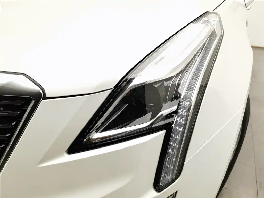 Cadillac XT5 2022 — фото 7