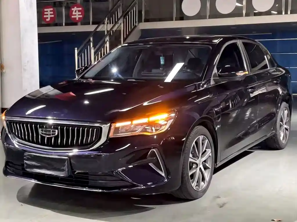 Geely Emgrand 2022