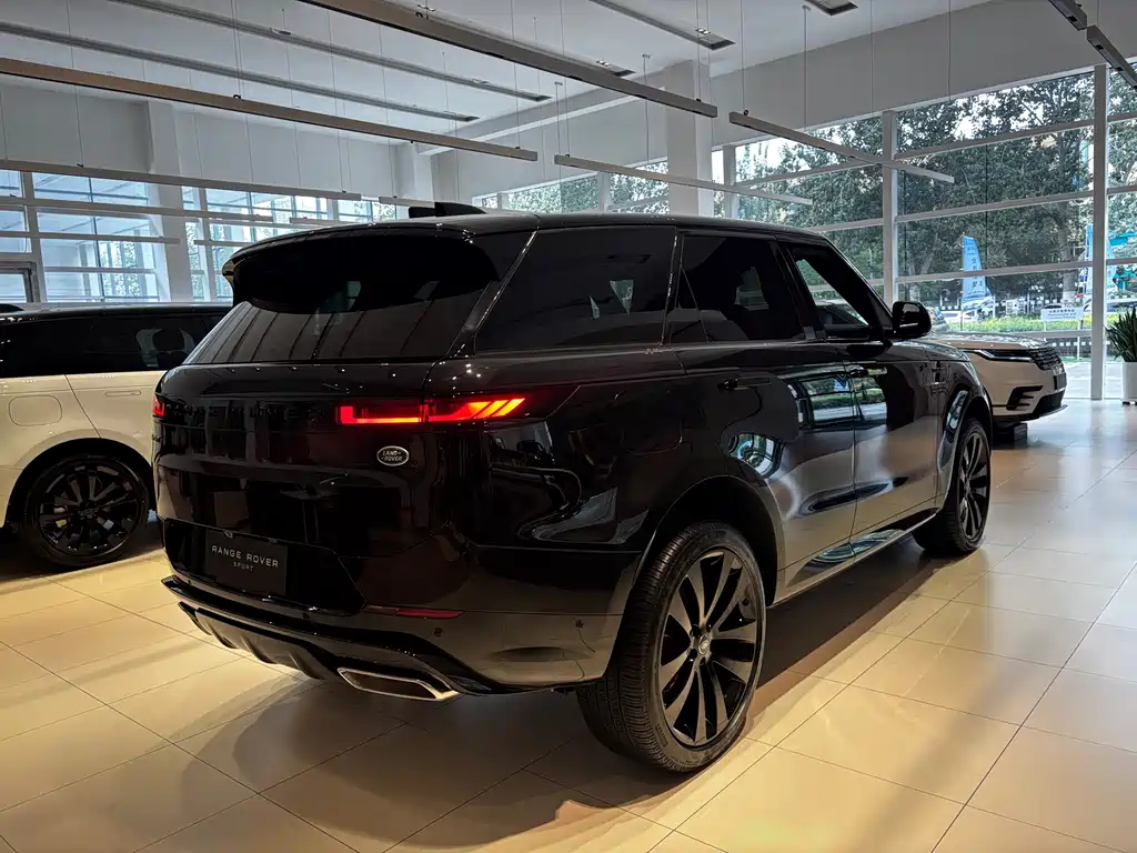 Land Rover Range Rover Sport 2026 — фото 4
