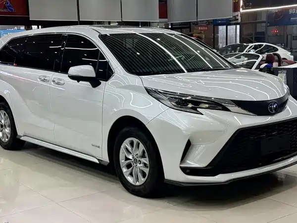 Toyota Granvia 2023
