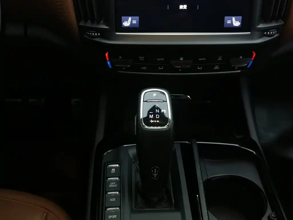 Maserati Levante 2022 — фото 13