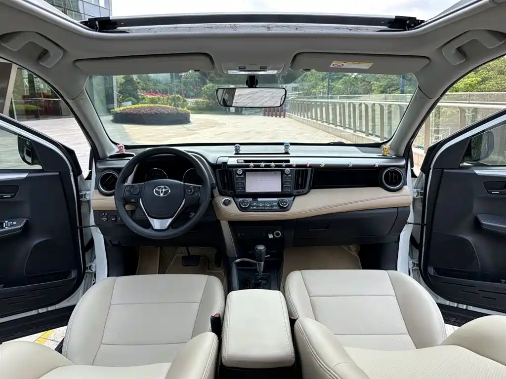 Toyota RAV4 2019 — фото 14